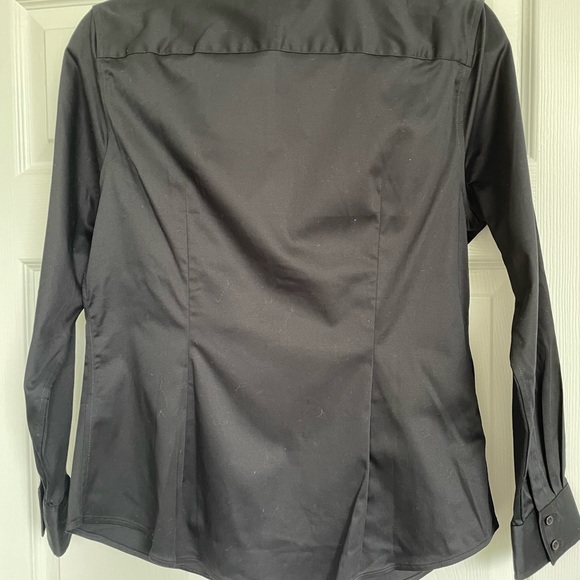 Size 10 petite black fitted button down. - Picture 4 of 5